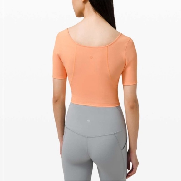 Lululemon Ribbed Contoured V-Neck Crop Top Sz 4 Malibu Peach Yoga Active - Picture 9 of 10